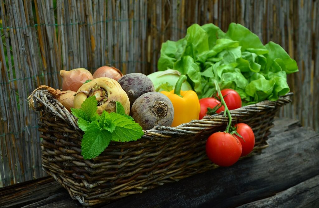 vegetables, basket, vegetable basket-752153.jpg